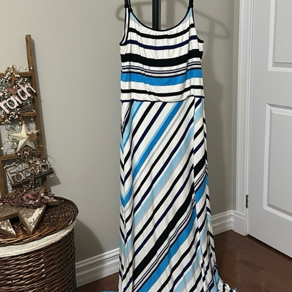 Sz M White House Black Market Bold Stripe Maxi Dress PTP 18-20” 56” L